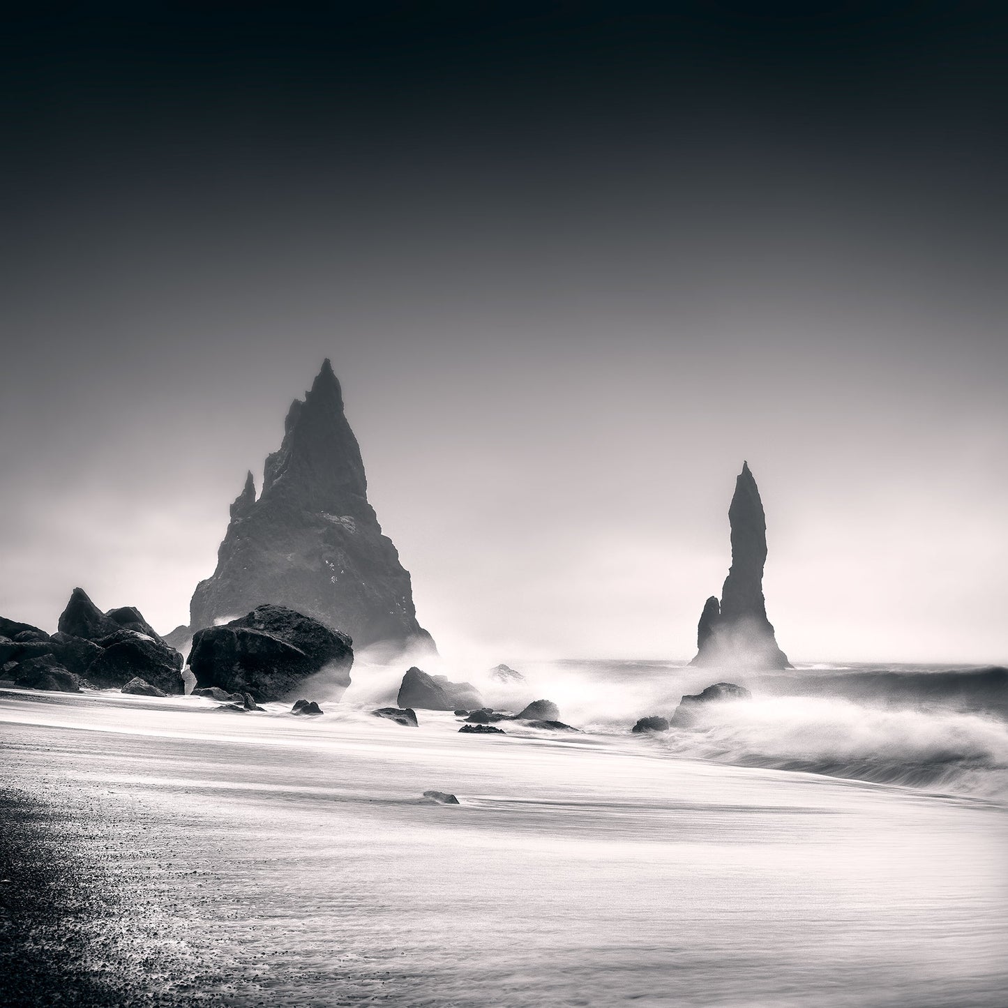 Reynisdranger Vik